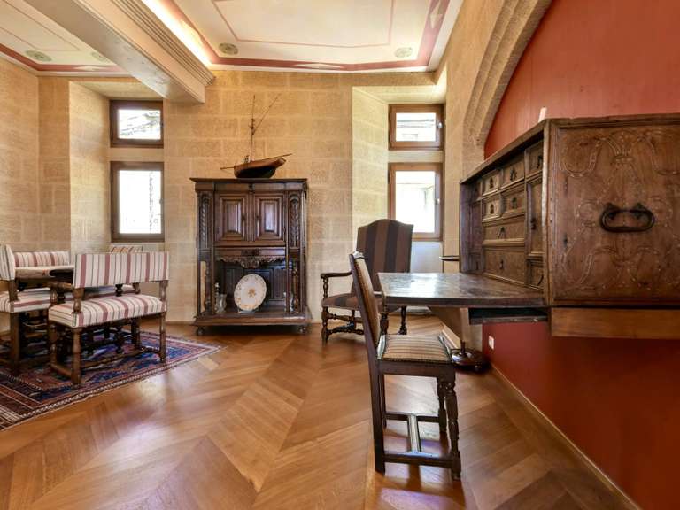 Maison Uzès - 3 chambres - 201m²