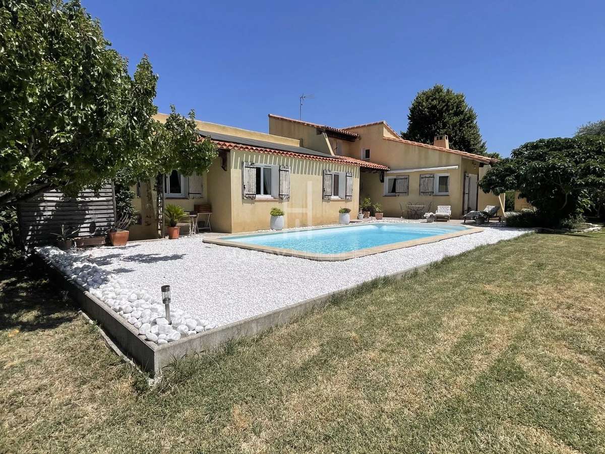 Maison Mouriès