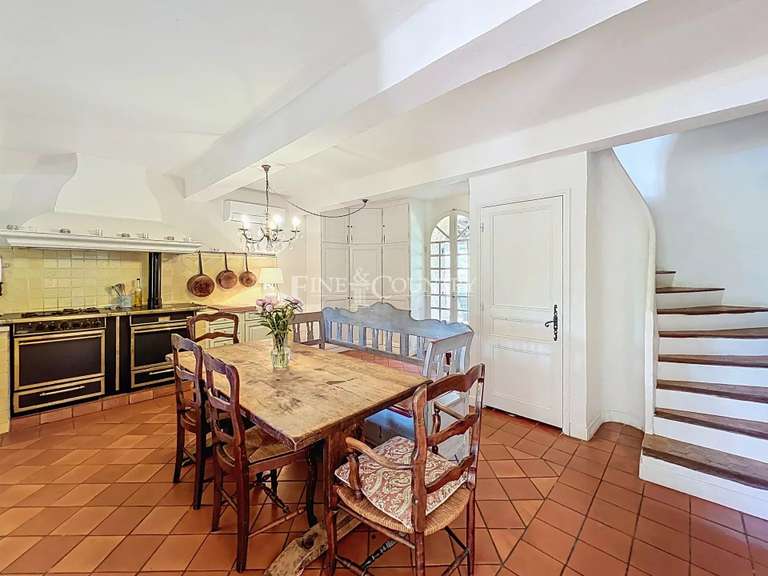 Maison Gonfaron - 6 chambres - 268m²