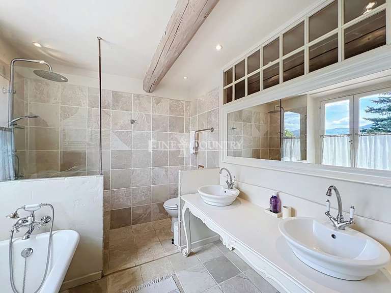 Maison Gonfaron - 6 chambres - 268m²