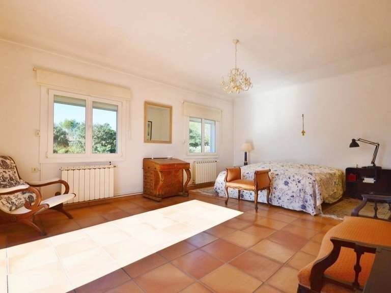 Maison Nîmes - 6 chambres - 240m²