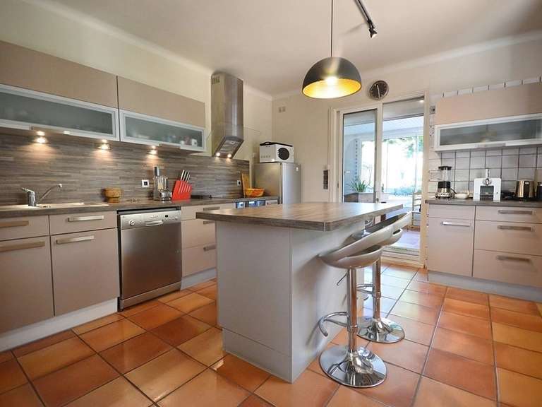 Maison Nîmes - 6 chambres - 240m²