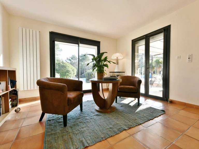 Maison Nîmes - 6 chambres - 240m²