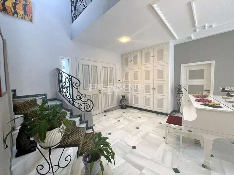 Maison Auribeau-sur-Siagne - 5 chambres - 256m²