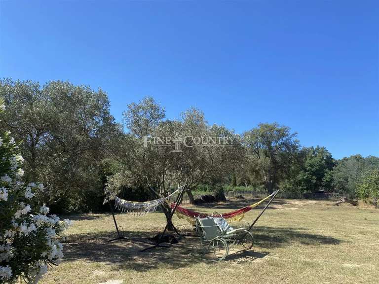 Maison Roquebrune-sur-Argens - 9 chambres - 526m²