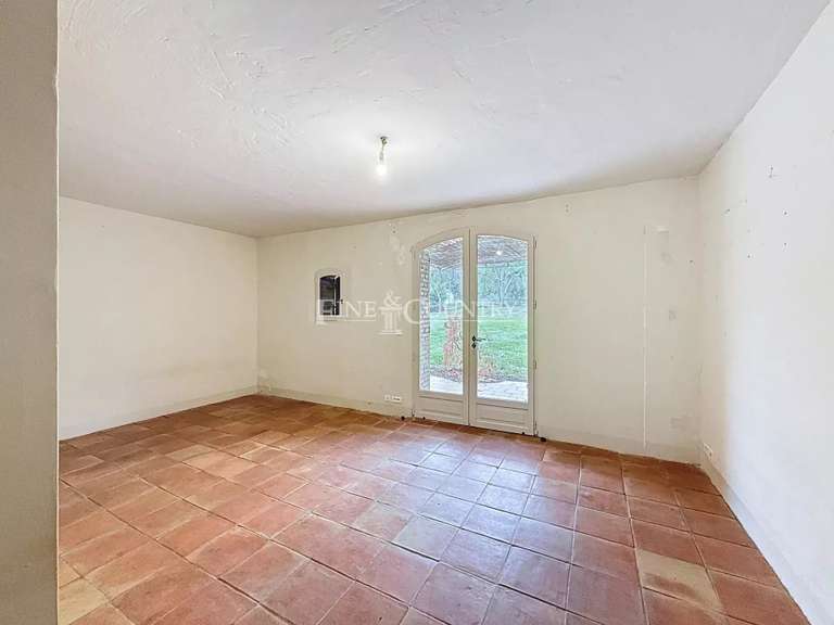 Maison Roquebrune-sur-Argens - 9 chambres - 526m²