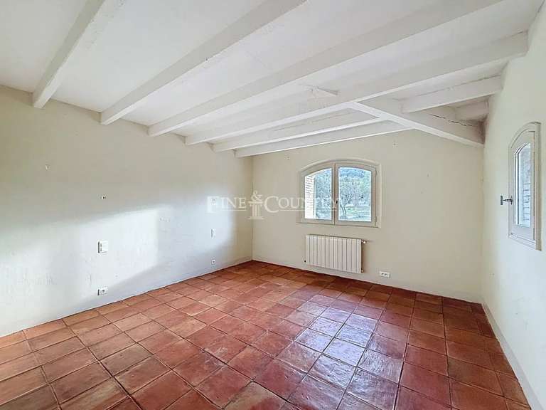 Maison Roquebrune-sur-Argens - 9 chambres - 526m²