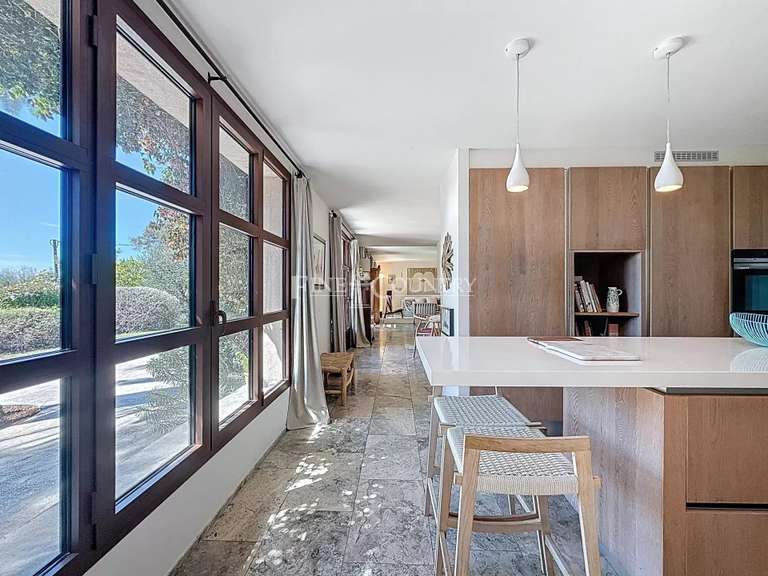 Maison Châteauneuf-Grasse - 5 chambres - 250m²