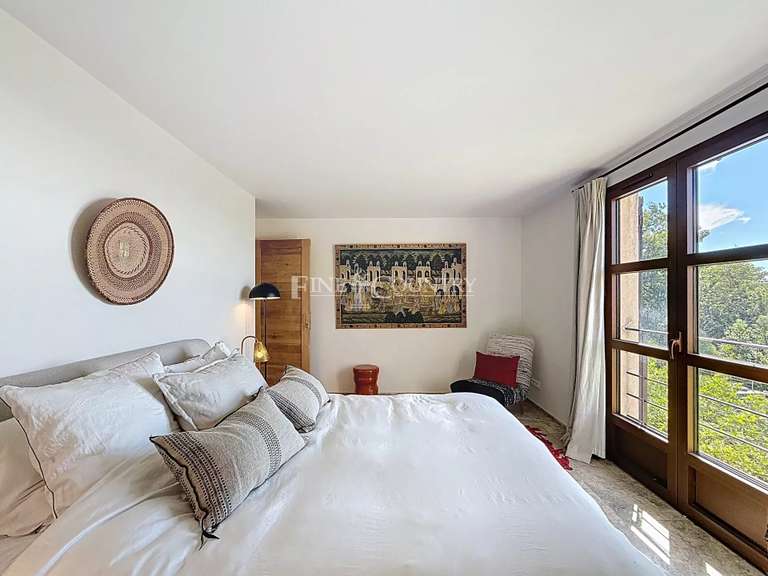 Maison Châteauneuf-Grasse - 5 chambres - 250m²