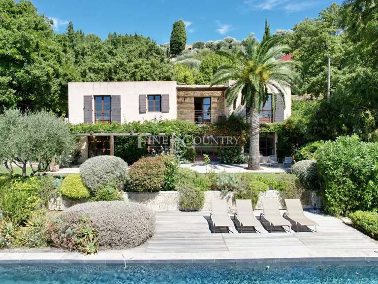 Maison Châteauneuf-Grasse - 5 chambres - 250m²