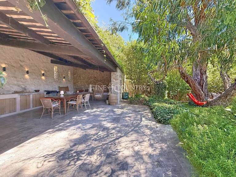 Maison Châteauneuf-Grasse - 5 chambres - 250m²