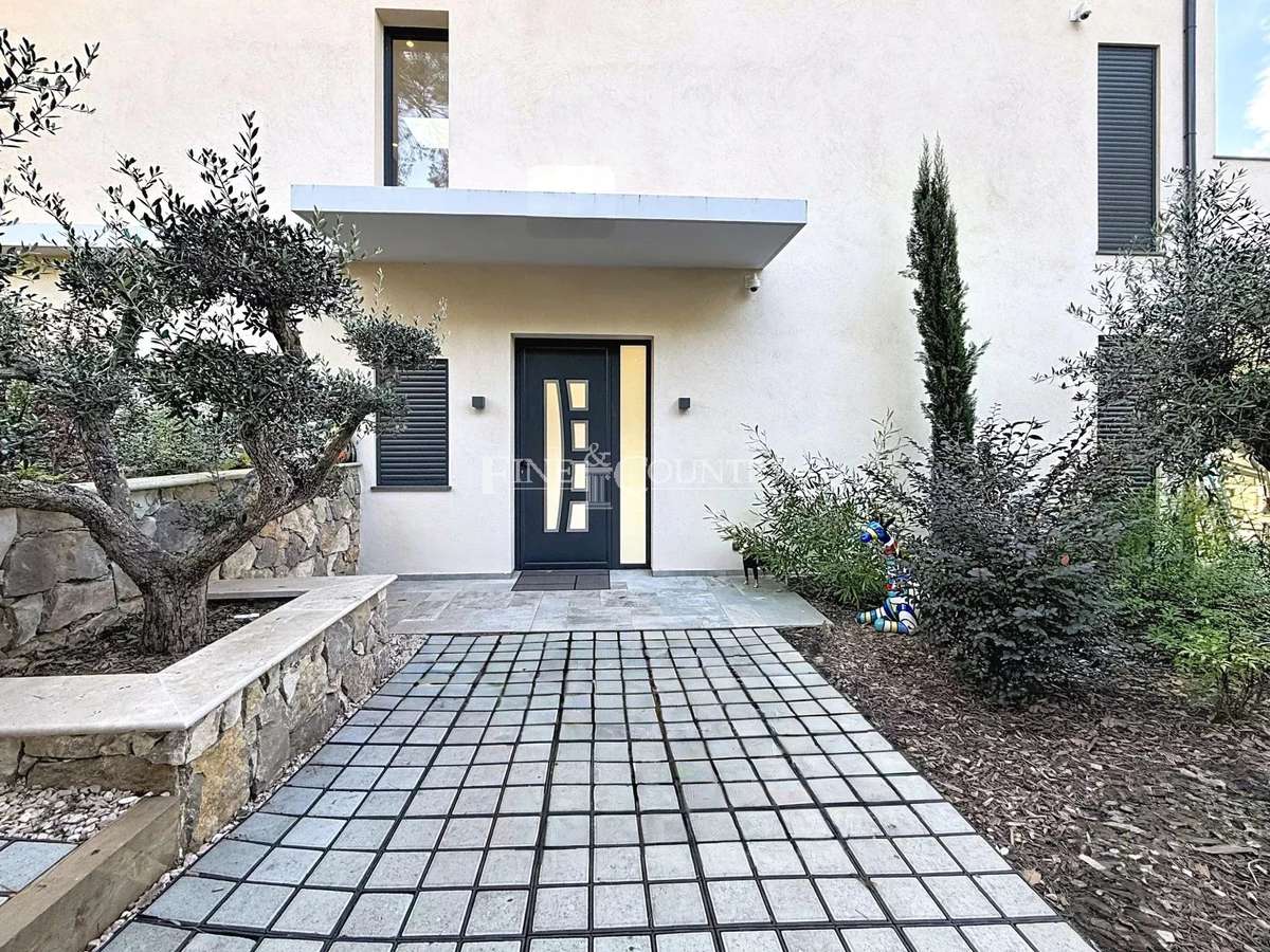 House Valbonne