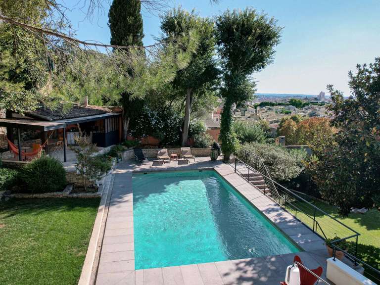 Maison Nîmes - 3 chambres - 261m²