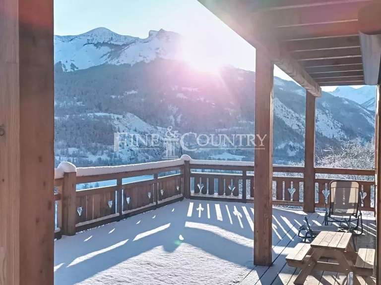 House Allos - 17 bedrooms - 880m²