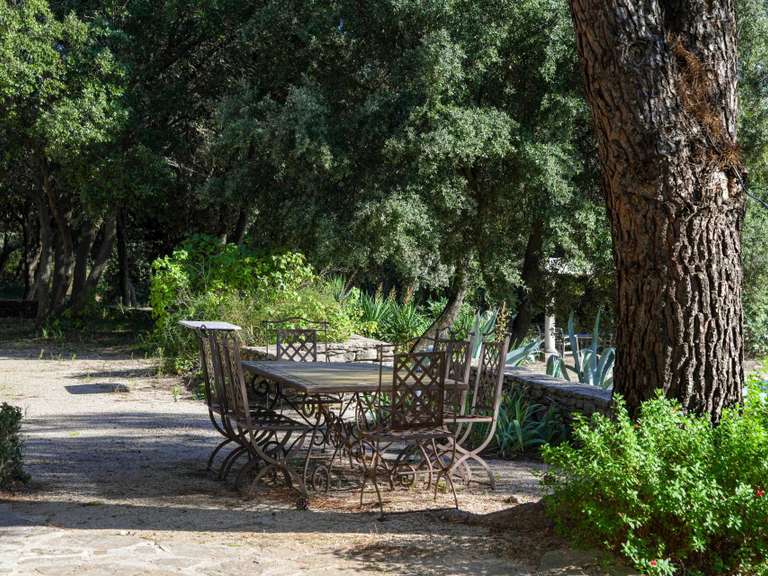House Uzès - 8 bedrooms - 385m²