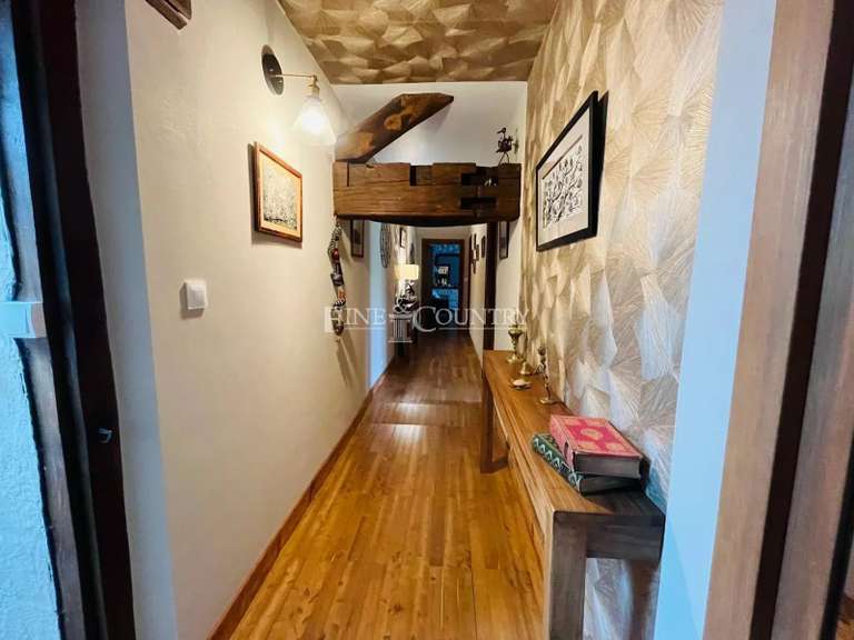 House Mazerolles - 6 bedrooms - 289m²