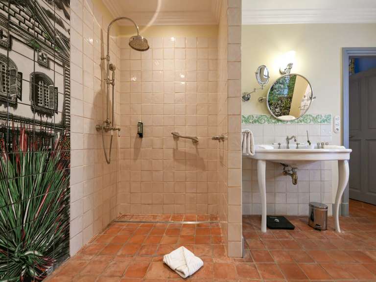 House Uzès - 18 bedrooms - 1729m²
