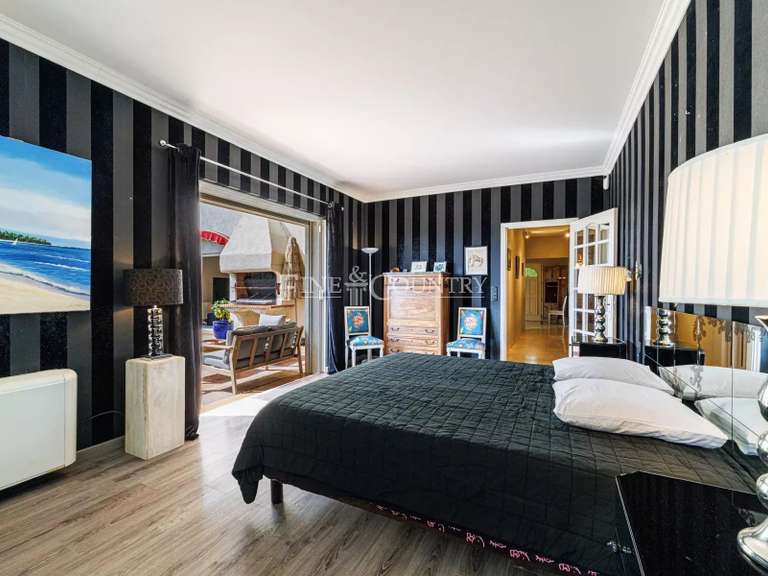 Maison Mouans-Sartoux - 6 chambres - 370m²