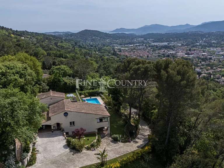 Maison Mouans-Sartoux - 6 chambres - 370m²
