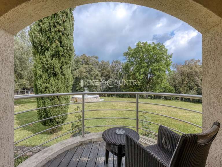Maison Sophia-antipolis - 9 chambres - 630m²