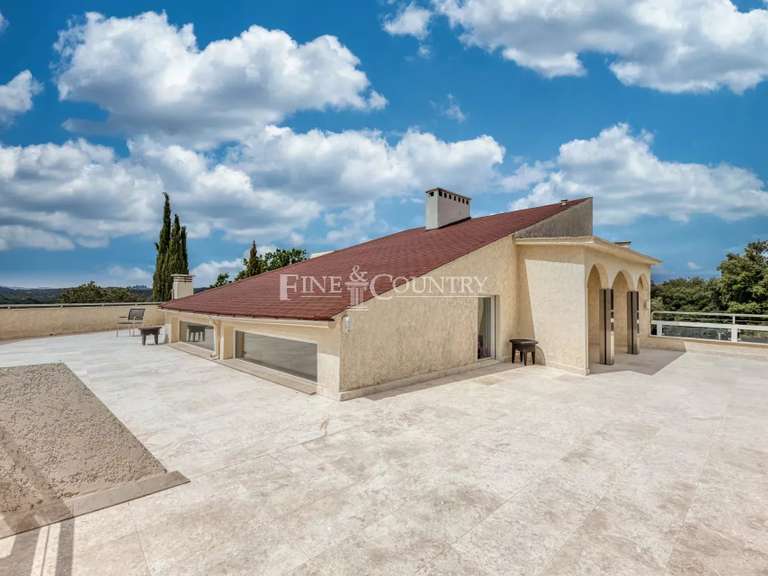 Maison Sophia-antipolis - 9 chambres - 630m²