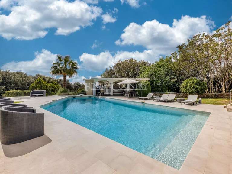Maison Sophia-antipolis - 9 chambres - 630m²