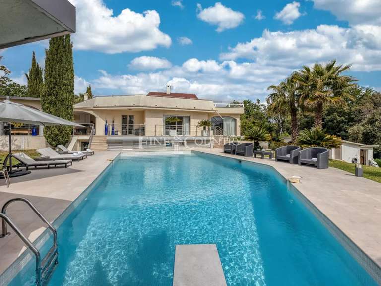 Maison Sophia-antipolis - 9 chambres - 630m²