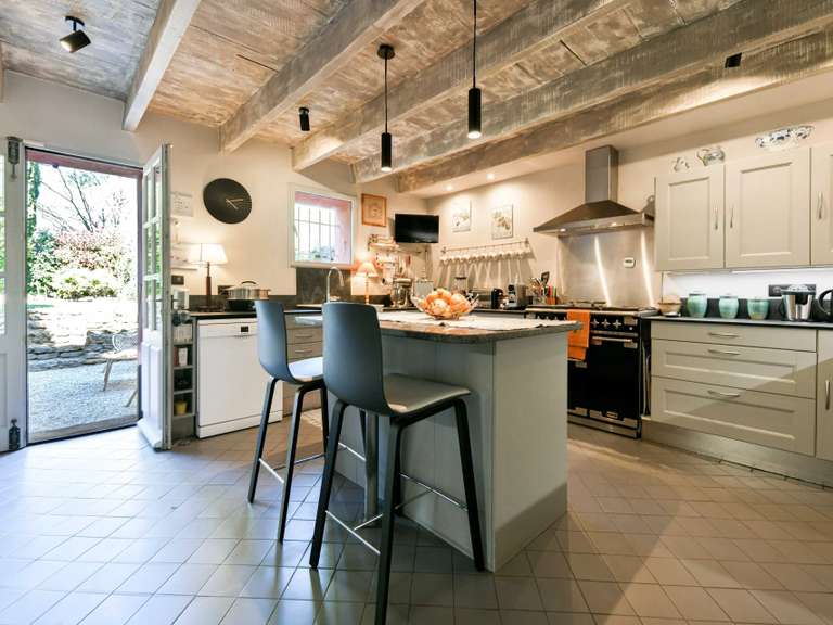 Maison Uzès - 4 chambres - 241m²