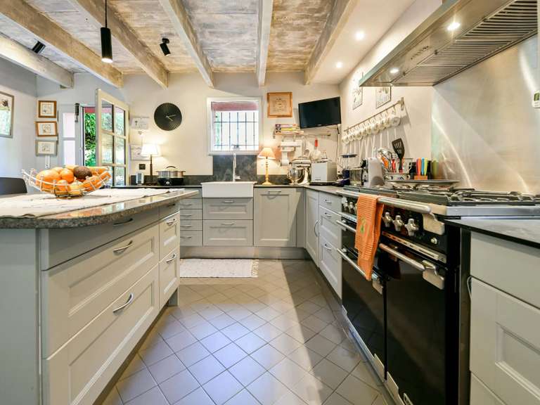 Maison Uzès - 4 chambres - 241m²