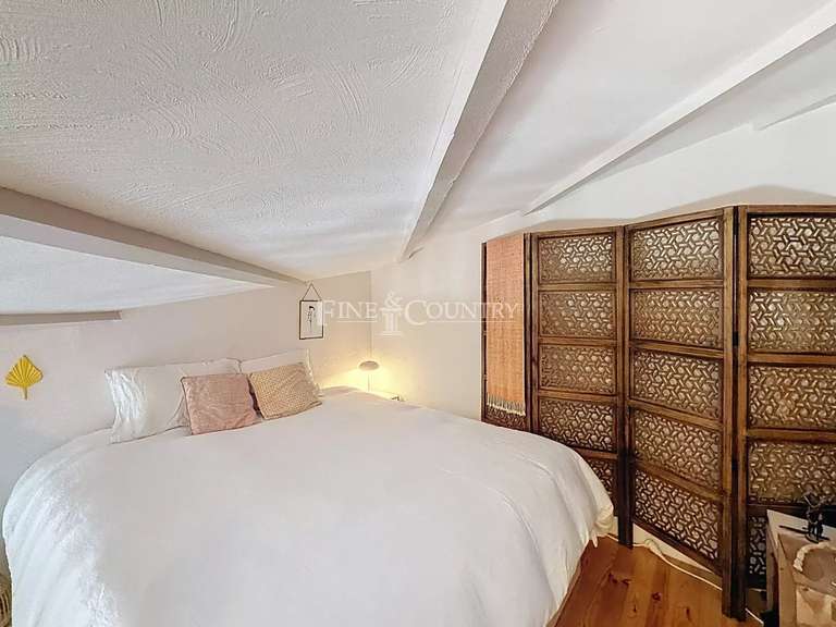 Maison Villeneuve-Loubet - 5 chambres - 154m²