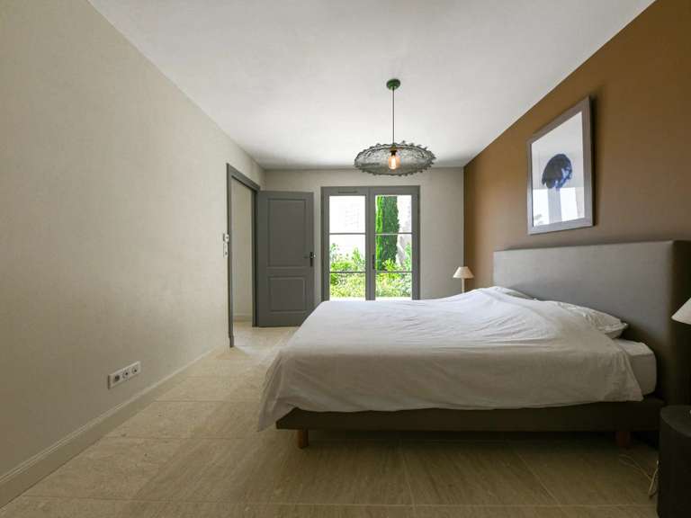 Maison Uzès - 4 chambres - 202m²