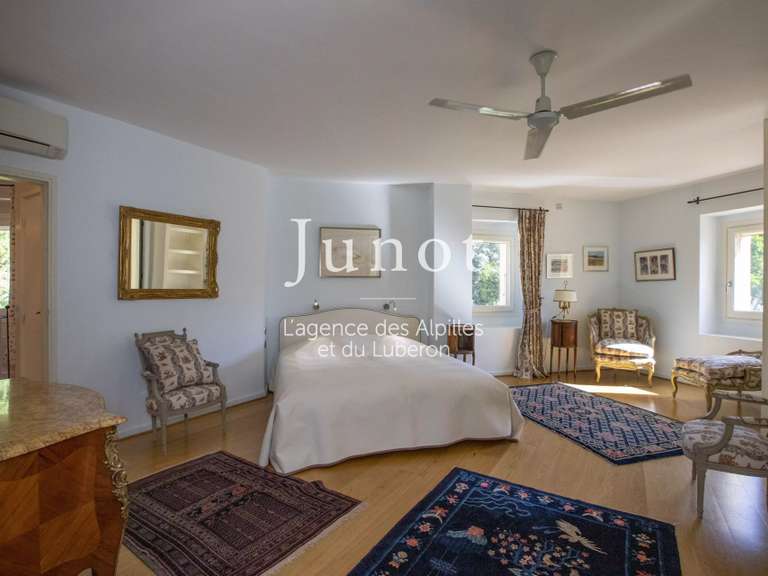 Maison Maussane-les-Alpilles - 2 chambres - 200m²