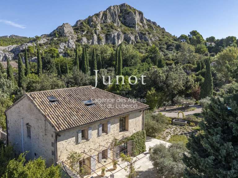 Maison Maussane-les-Alpilles - 2 chambres - 200m²