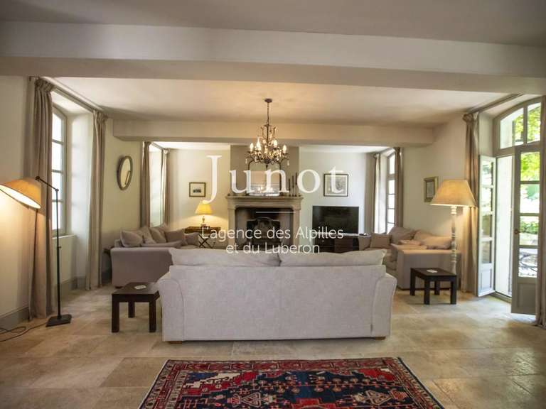 Maison Saint-Étienne-du-Grès - 5 chambres - 275m²