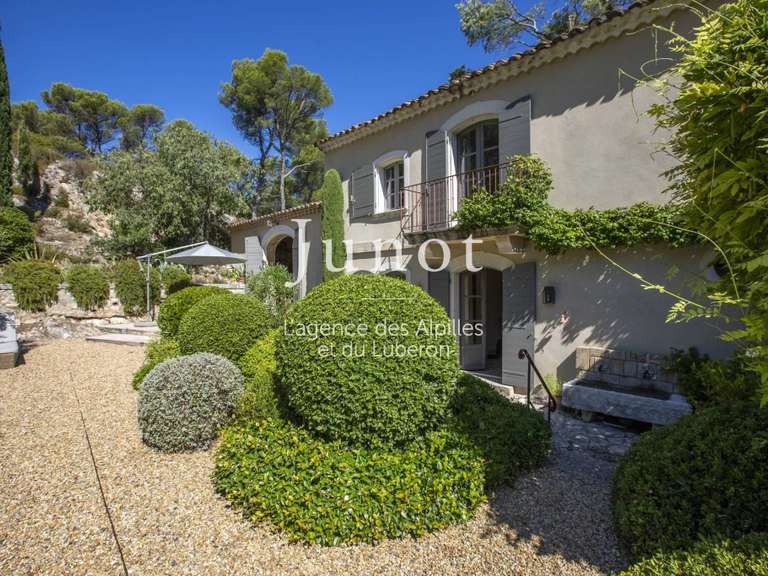 Maison Saint-Étienne-du-Grès - 5 chambres - 275m²