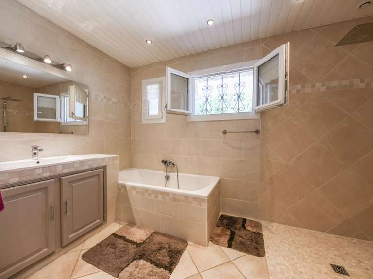 Maison Uzès - 6 chambres - 248m²