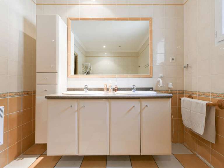 Maison Uzès - 7 chambres - 243m²
