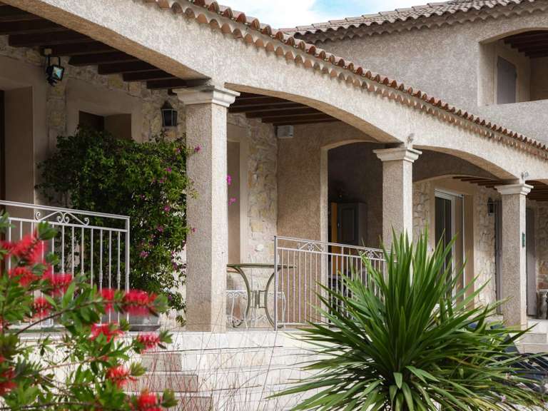 Maison Uzès - 7 chambres - 243m²