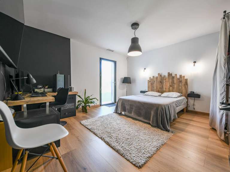 Maison Uzès - 3 chambres - 222m²