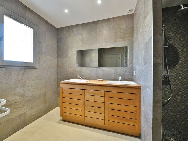 Maison Uzès - 4 chambres - 203m²