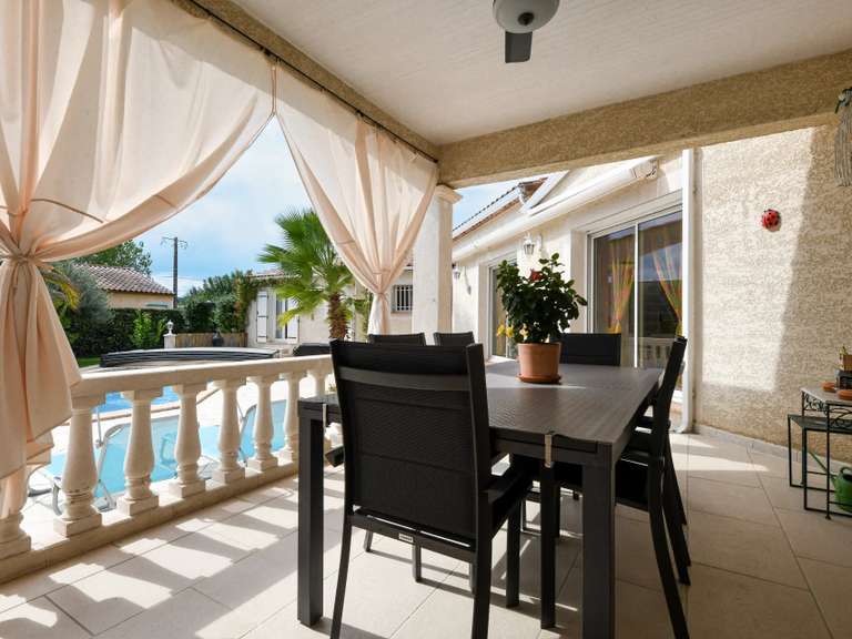 Maison Montaren-et-Saint-Médiers - 4 chambres - 145m²