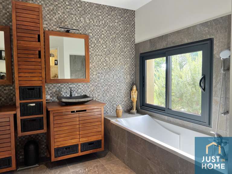 Maison Bretteville-l'Orgueilleuse - 4 chambres - 183m²