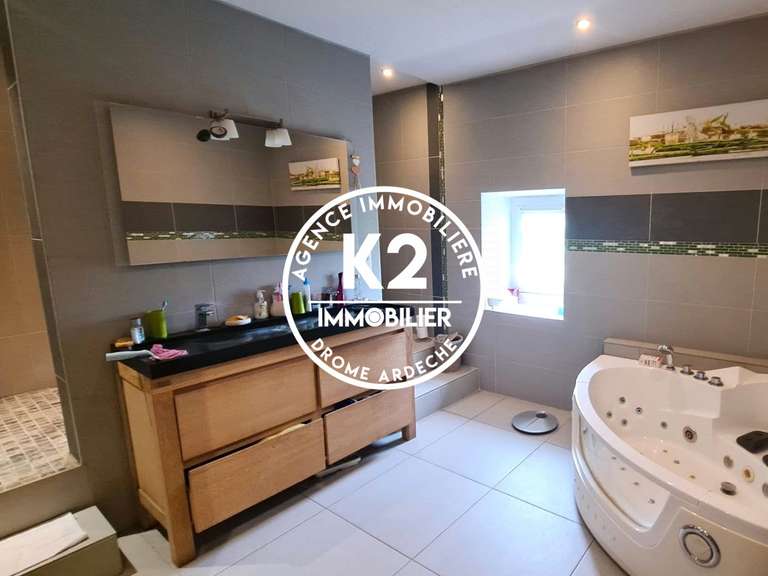 Maison Montélimar - 3 chambres - 550m²