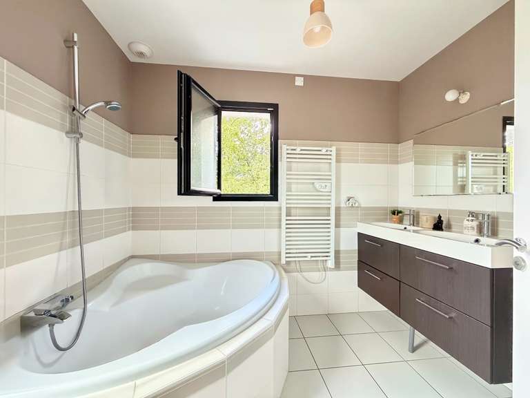 Villa Le Taillan-Médoc - 4 chambres - 135m²