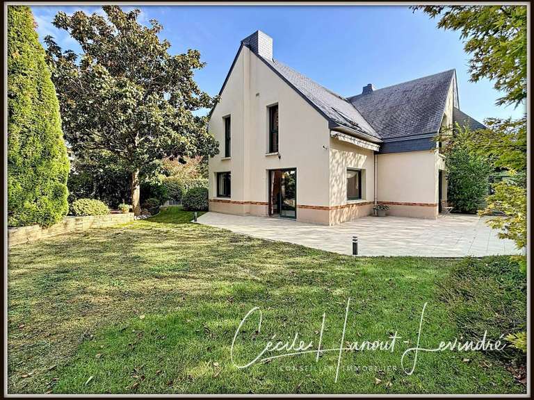 Maison Le Rheu - 7 chambres - 246m²