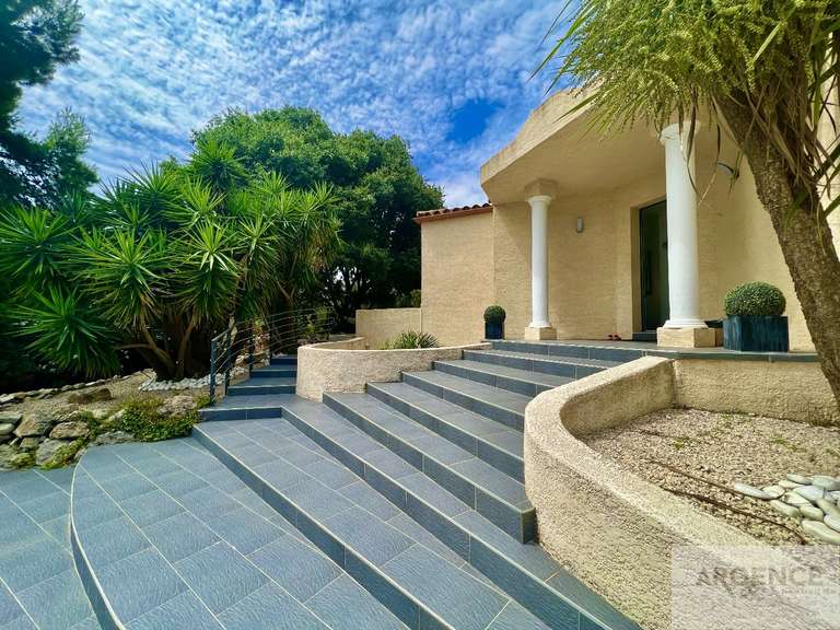 Maison Saint-Georges-d'Orques - 5 chambres - 254m²
