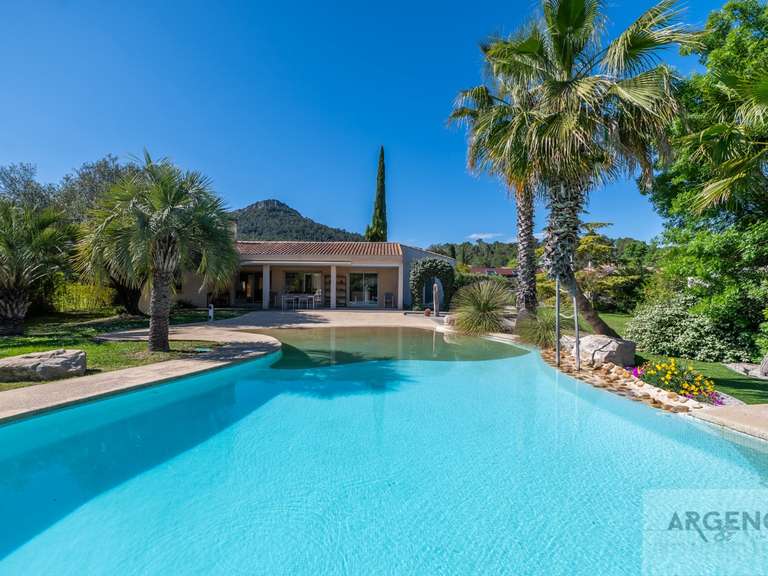 Maison Saint-Mathieu-de-Tréviers - 6 chambres - 275m²