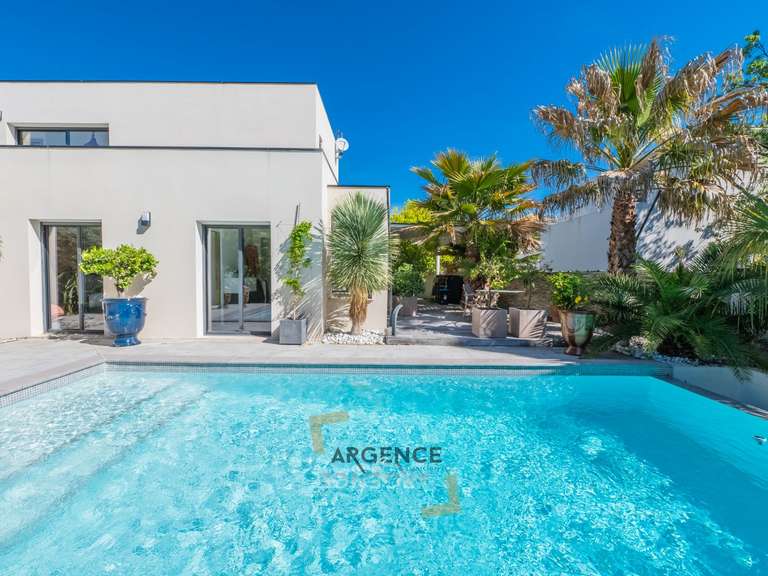 Maison Castelnau-le-Lez - 4 chambres - 200m²