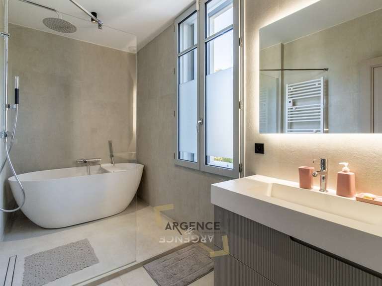 Maison Montpellier - 5 chambres - 200m²