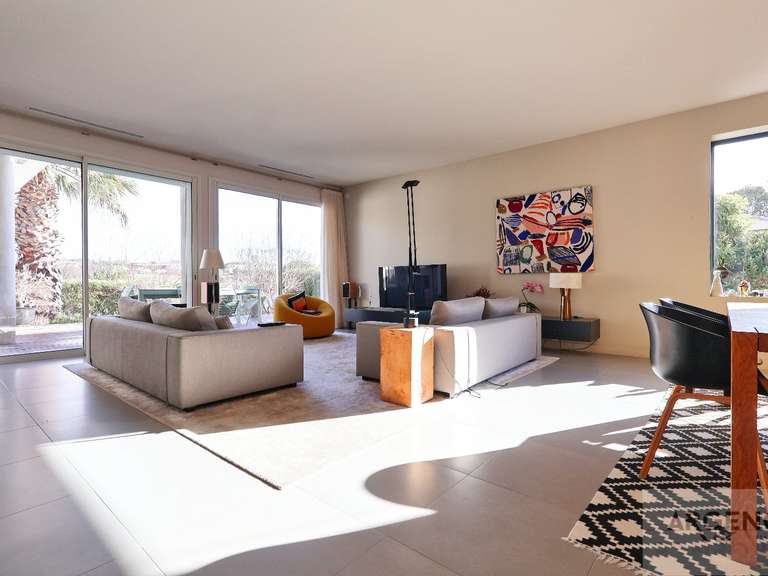 Maison Juvignac - 4 chambres - 200m²